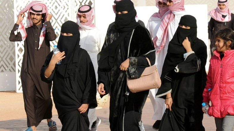 Mulheres sauditas poderão se alistar nas forças armadas