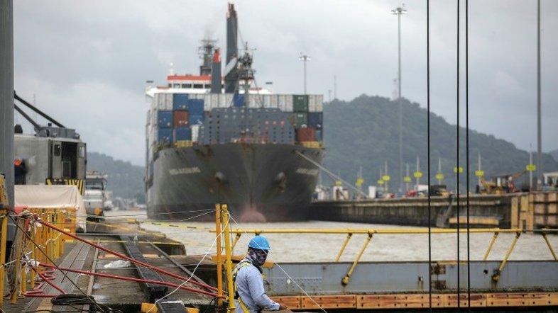 Canal do Panamá bate recorde de tonelagem apesar de guerra comercial EUA-China