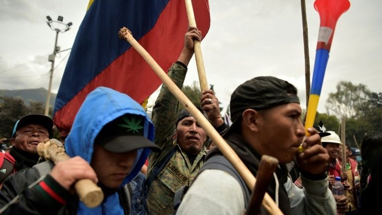 Equador decreta toque de recolher em torno de prédios públicos