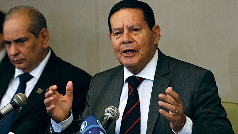 'Cada um tem de entender o tamanho de sua cadeira', diz Mourão