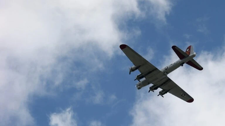 Queda de B-17 deixa sete mortos nos EUA