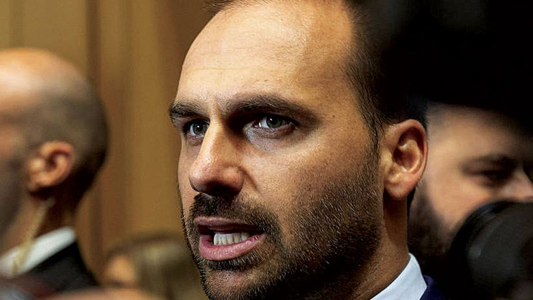 Eduardo Bolsonaro para deputadas: "Raspa o sovaco, senão dá mau cheiro"