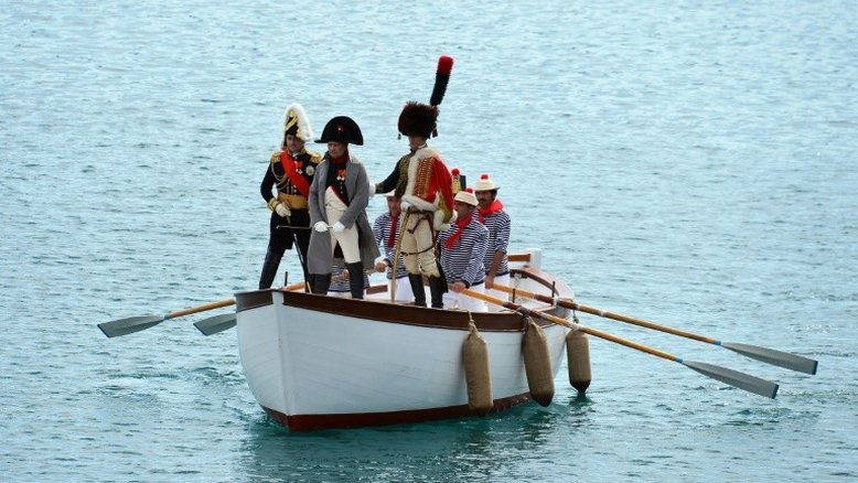 Que 'Napoleão Bonaparte' proteja os curdos, diz Trump