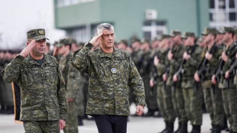 Oposição de Kosovo quer tirar 'comandantes' da independência do poder