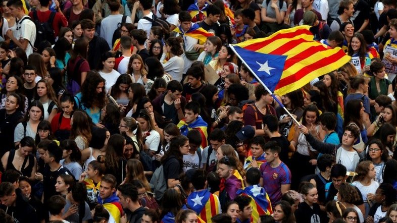 Fronteira entre França e Espanha bloqueada por manifestações na Catalunha