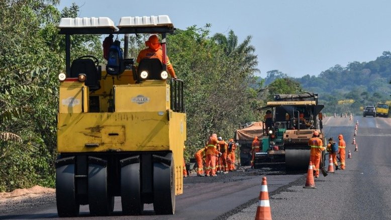 Rodovias levam desenvolvimento e destruição à Amazônia