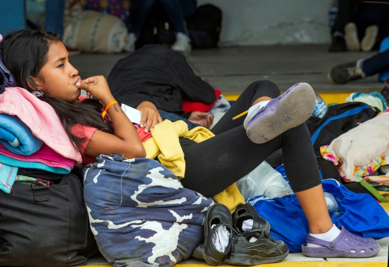 (Arquivo) Migrantes venezuelanos chegam a um posto de fronteira em Tumbes, Peru, para solicitar uma solicitação de refugiado - AFP/Arquivos