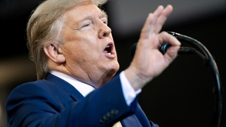 Tropas dos EUA que deixarem a Síria 'permanecerão na região', afirma Trump