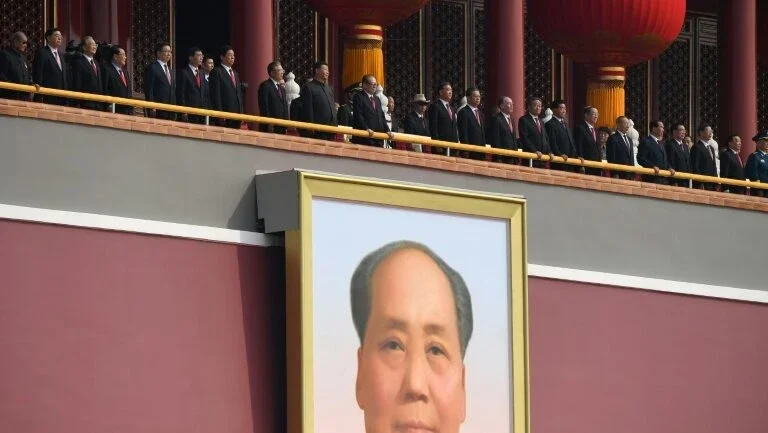 China comunista celebra 70 anos ofuscada pela violência em Hong Kong
