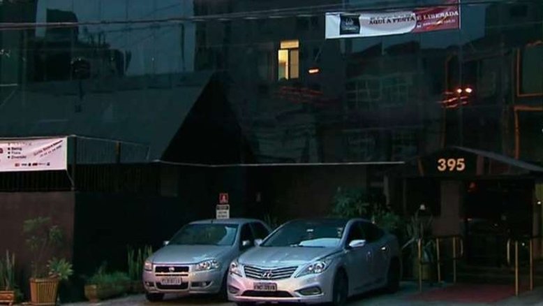 SP: Chinês é preso com fuzil em casa de swing