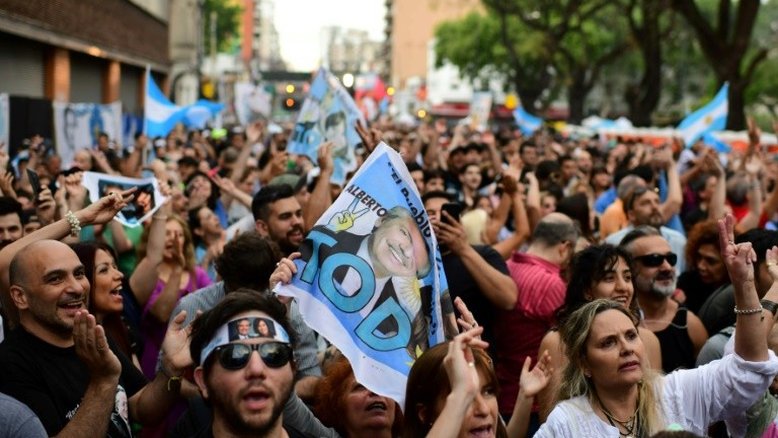 Peronista Alberto Fernández vence eleições presidenciais na Argentina