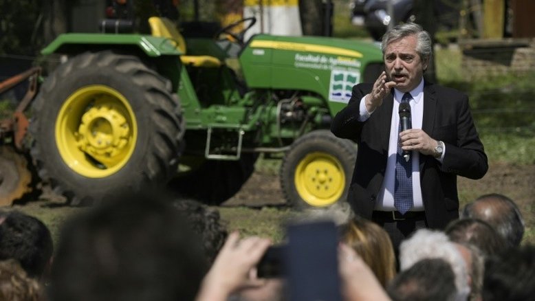 Favorito à presidência anuncia projeto para combater a fome na Argentina