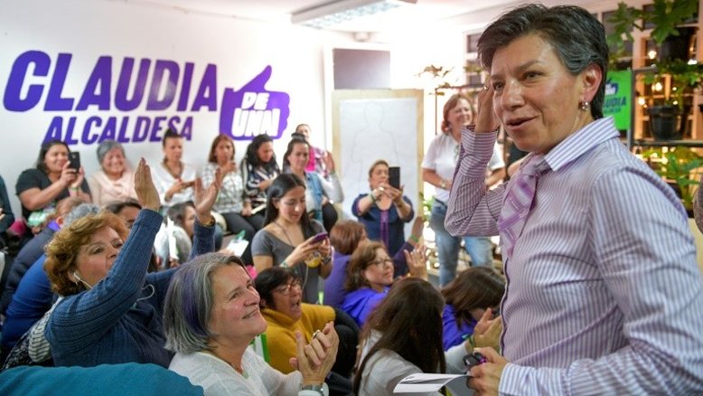 Lésbica faz história ao se eleger prefeita de Bogotá