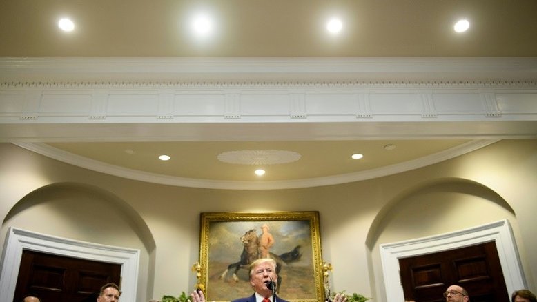 Trump se reunirá com enviado comercial chinês nesta sexta
