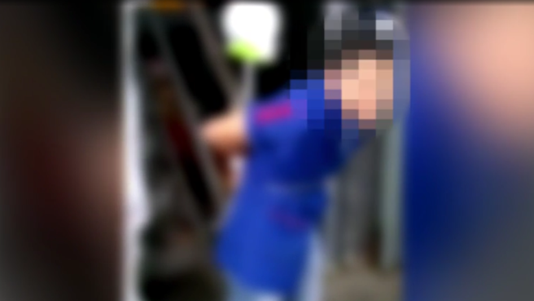 Jovem surdo é amarrado e humilhado por colegas em supermercado