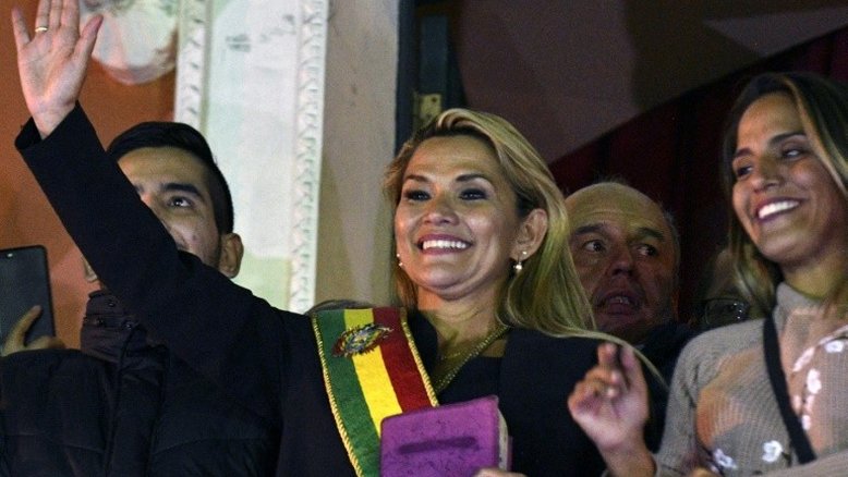 A Bíblia entra no Palácio: poder político cristão ganha força na Bolívia