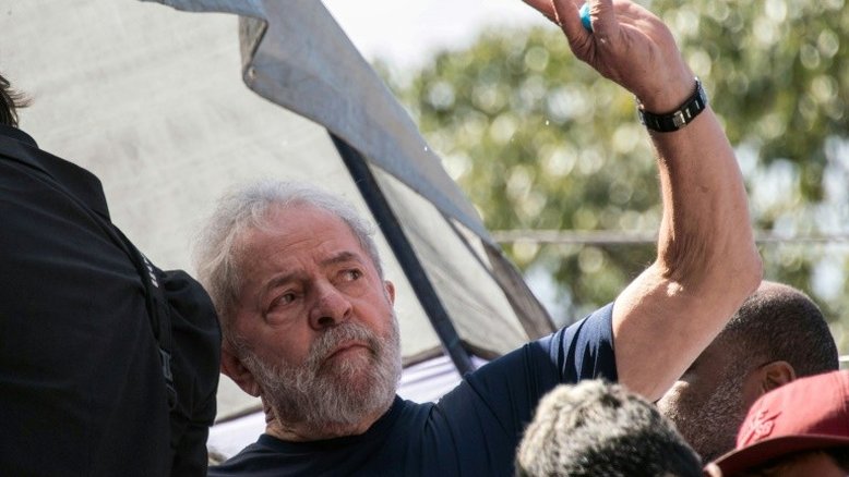 Defesa de Lula vai apresentar pedido de imediata soltura hoje