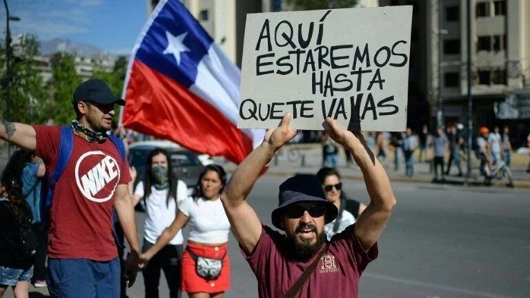 Lesões oculares de manifestantes alarmam instituto de DH no Chile