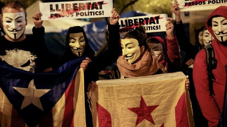 Governo central de Madri e separatistas catalães travam batalha digital