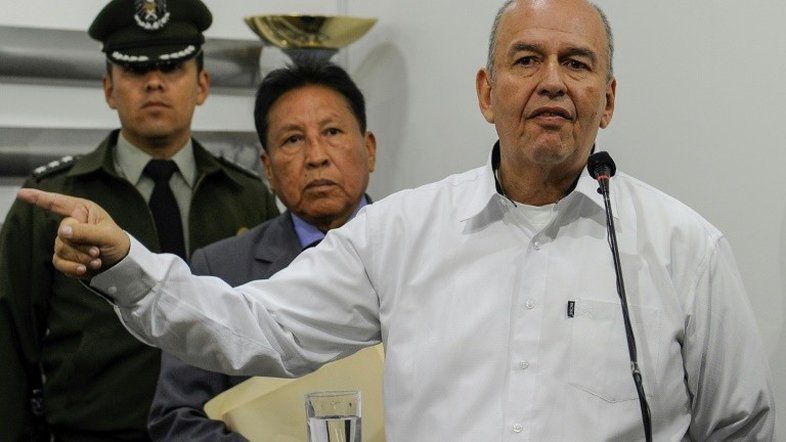 Governo interino da Bolívia denuncia Morales por 'rebelião e terrorismo'