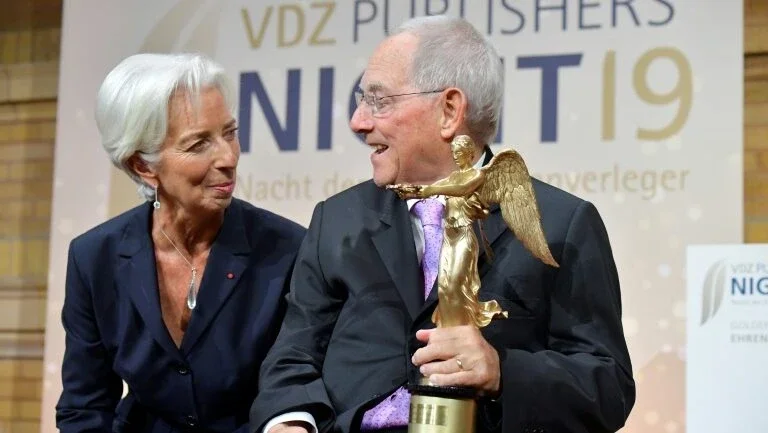 Lagarde foge de política monetária em primeiro discurso à frente do BCE