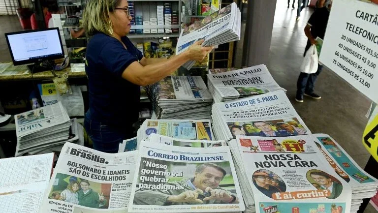 Bolsonaro cancela assinaturas da Folha de S. Paulo no governo federalS. Paulo