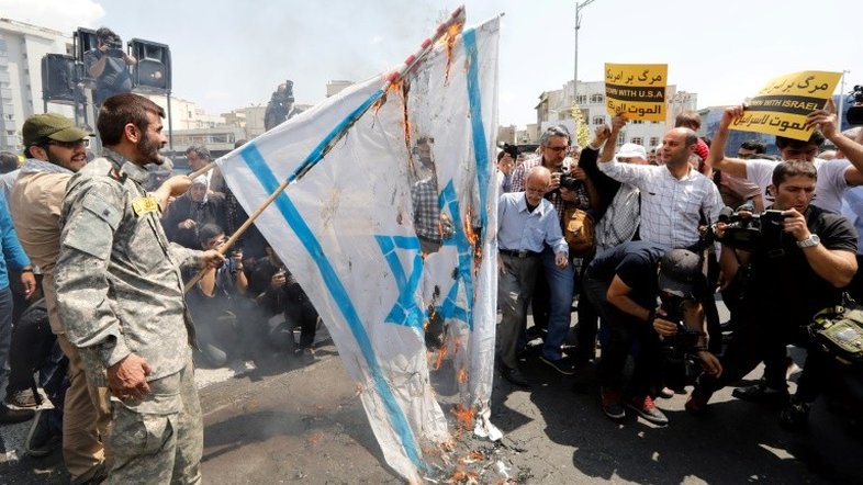 Irã deseja desaparecimento de Israel, não do povo judeu, afirma Khamenei