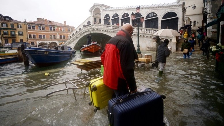Veneza em estado de alerta por nova maré alta
