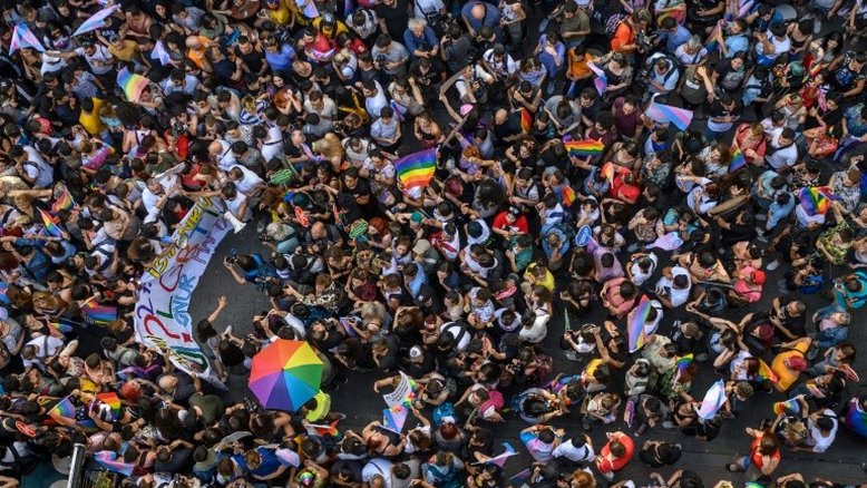 Estudantes são julgados na Turquia por participação em marcha LGTBI