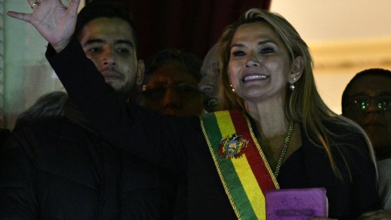 Brasil reconhece nova presidente da Bolívia