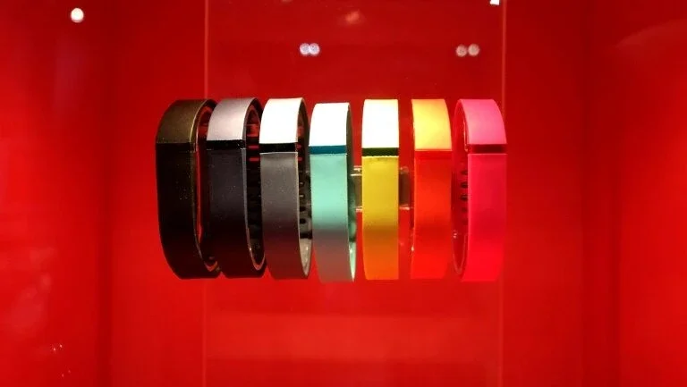 Google entra de vez no mercado de objetos conectados com compra da Fitbit