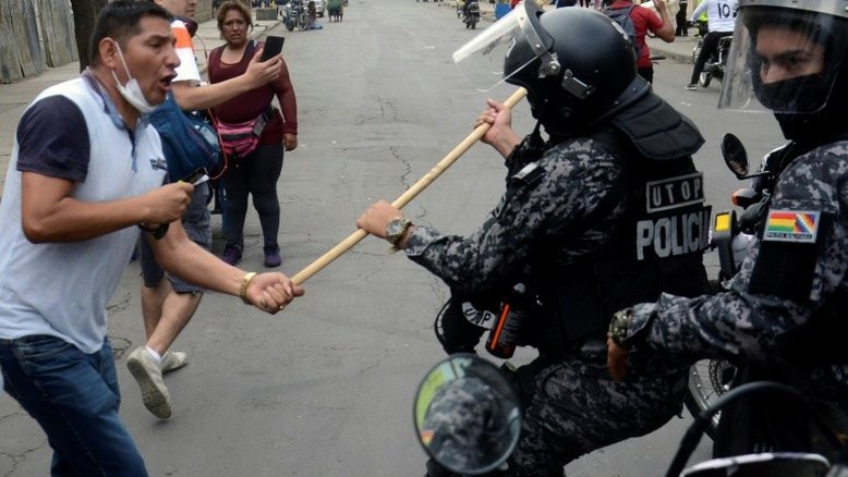 Policiais se revoltam contra Evo Morales na Bolívia