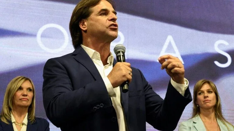 Coalizão opositora lidera pesquisas para presidência do Uruguai