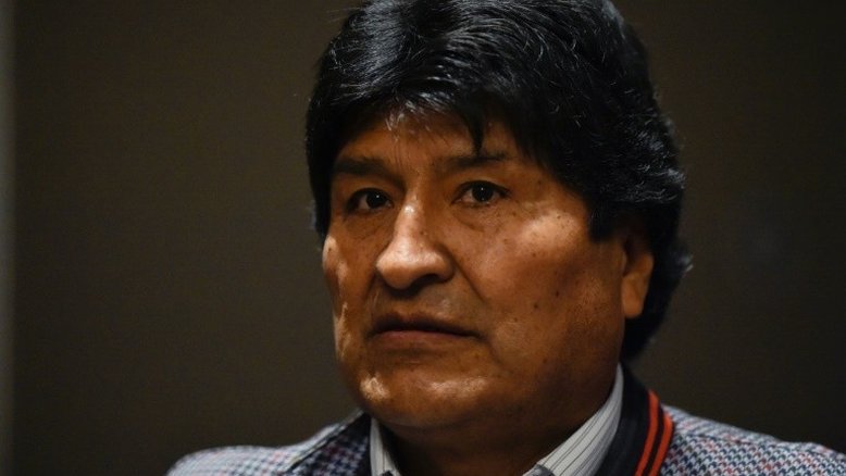 Morales chega a Argentina e solicita status de refugiado
