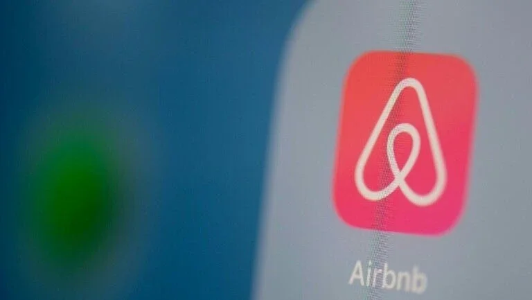 Airbnb proíbe 