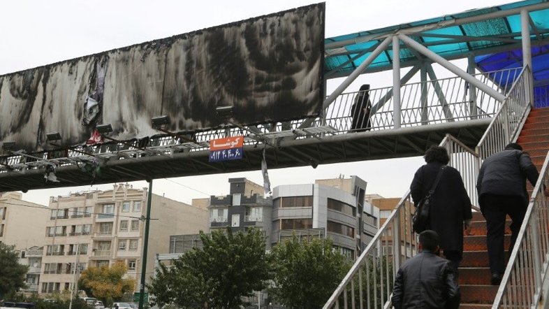 Três agentes de segurança mortos a facadas no Irã