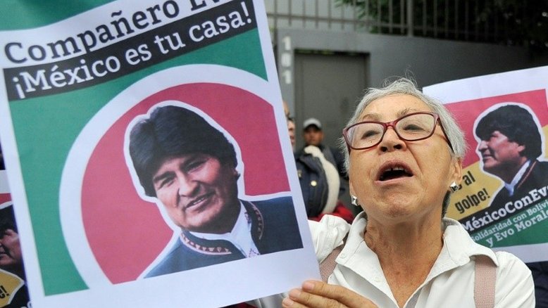 Avião que transporta Evo Morales ao México fez escala no Paraguai