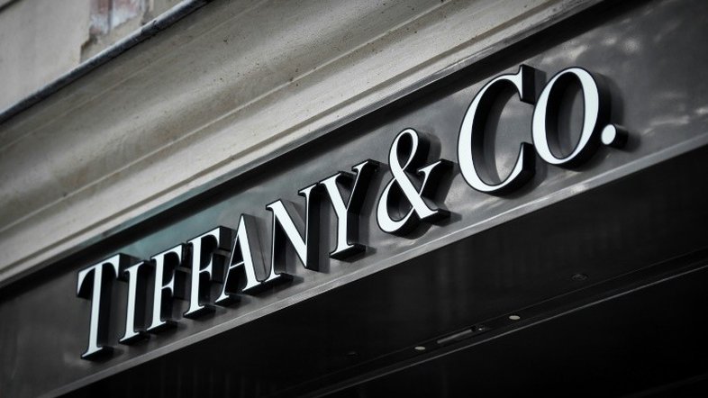 LVMH aumenta oferta para adquirir Tiffany em mais de um bilhão de dólares