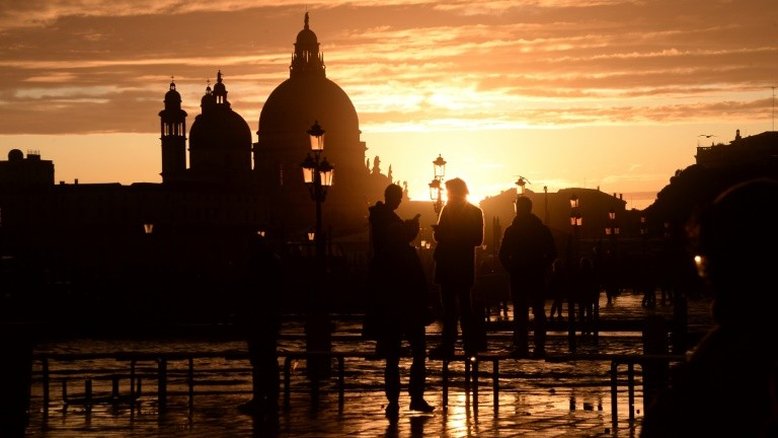 Veneza começa a se recuperar após inundações históricas