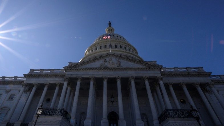 Republicano discorda de Trump e pede proteção à identidade do informante