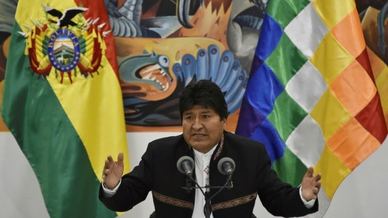 Manifestantes saqueiam casa de Evo Morales