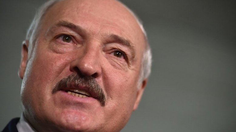 Lukashenko admite chance de nova eleição em Belarus pela 1ª vez