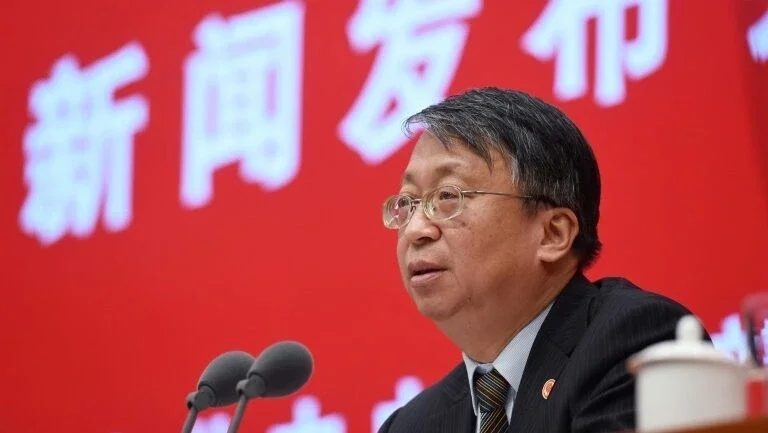 China anuncia que vai melhorar sistema de eleição do chefe do Executivo de Hong Kong