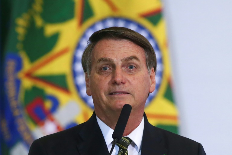 Bolsonaro sanciona lei que institui saque aniversário do FGTS