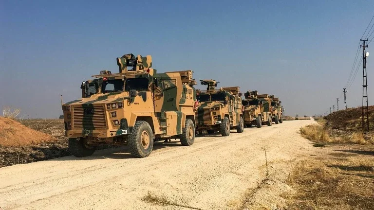 Turquia e Rússia começam patrulhas conjuntas no nordeste da Síria