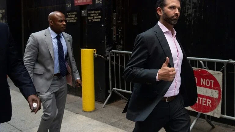 Trump Jr lança livro provocador em defesa do pai
