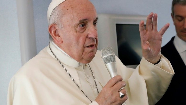 Papa quer introduzir condenação por 'posse' de armas nucleares no catecismo