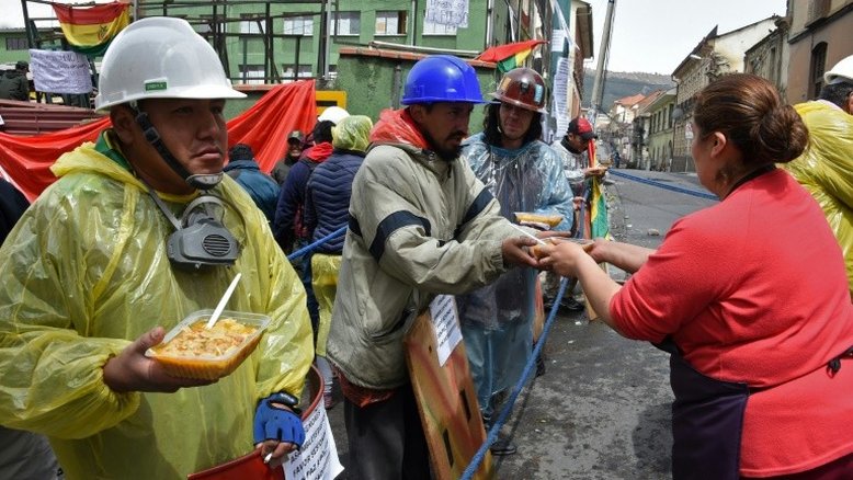La Paz tenta voltar à normalidade
