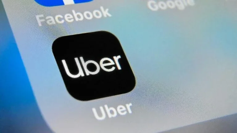 Motorista do Uber acaba banido após gravação de assédio