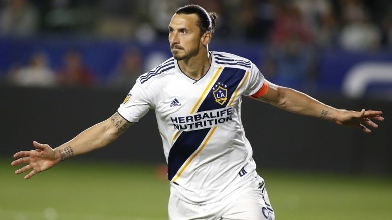 Milan confirma lesão de Ibrahimovic, mas descarta problema no tendão de Aquiles
